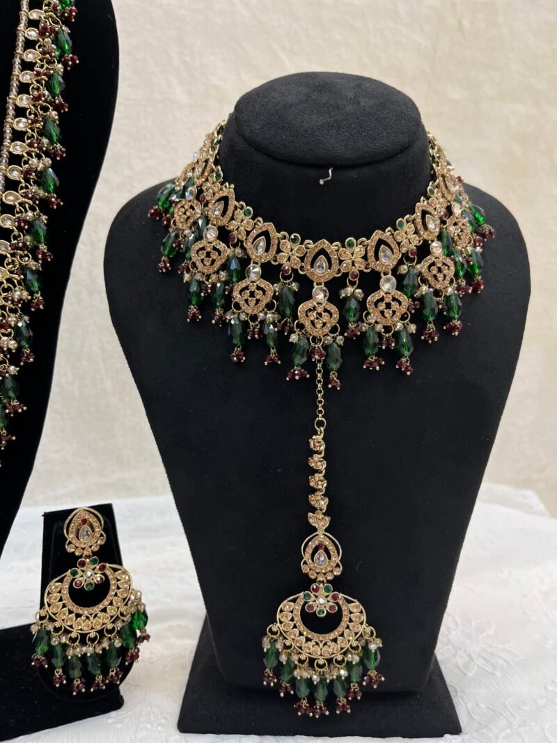 necklace with maang tikka