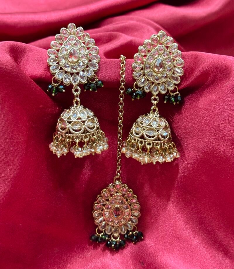 jhumka earring with tika